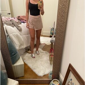 DO+BE Blush pink velvet skort